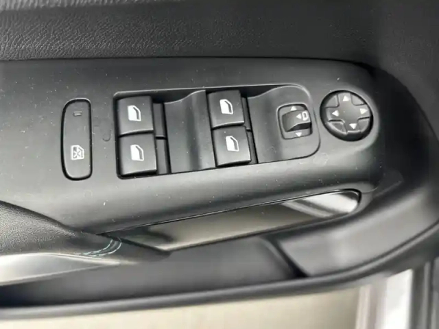 Citroën C5 Aircross hybride rechargeable 225 e-eat8 — photo 18