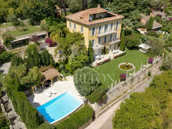 Maison 14 pièces 560 m²