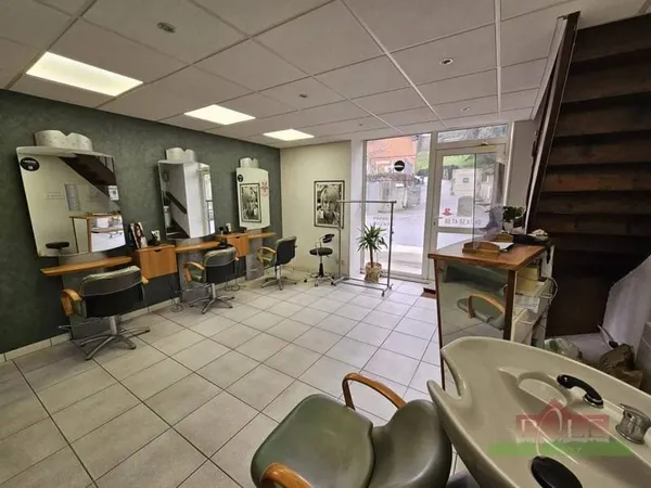 Fonds de commerce 3 pièces 61 m²