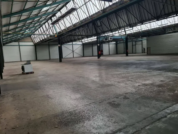 Entrepôt 200 m²