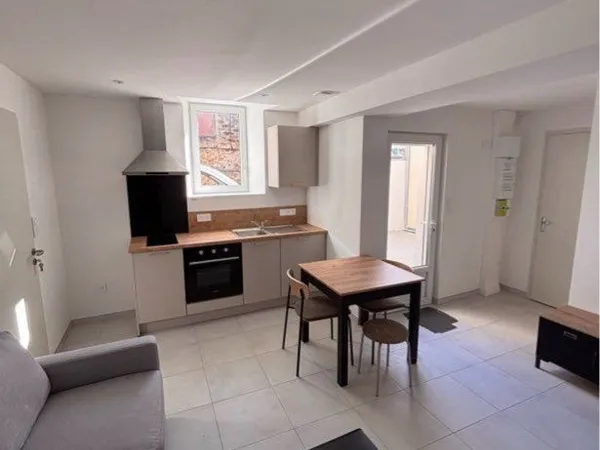 Appartement rénové centre avec garage