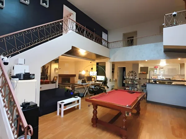 MAISON LOFT DE 165 M² AVEC TERRASSE ET PISCINE