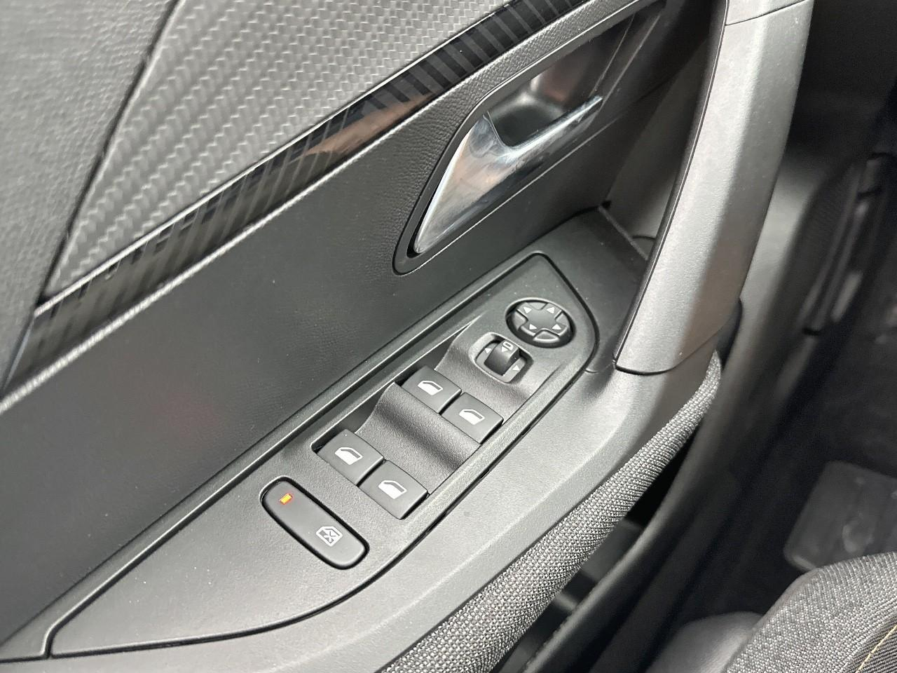 Peugeot 2008 100 s&s bvm6 style — photo 16