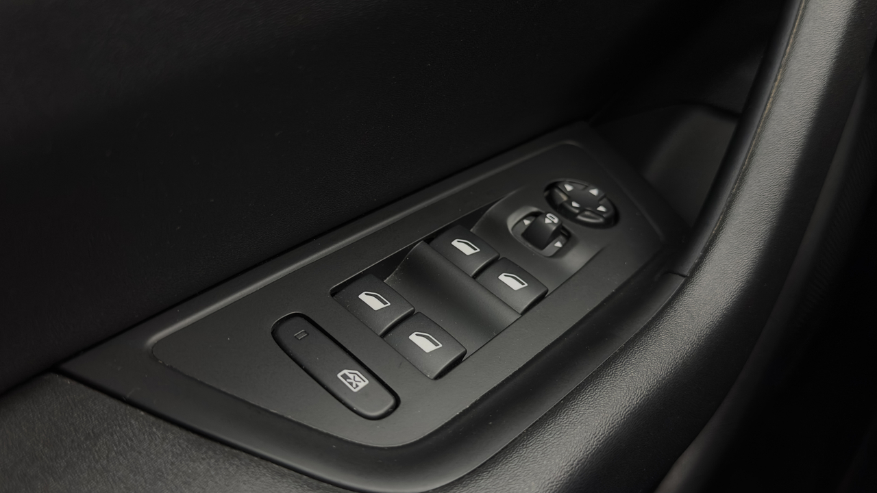 Peugeot 508 SW Hybrid 225 e-EAT8 — photo 16
