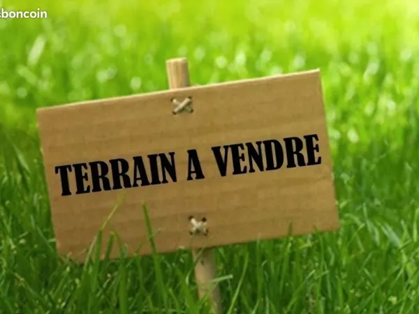 Terrain constructible de 600 m² à Sandillon - Libre constructeur