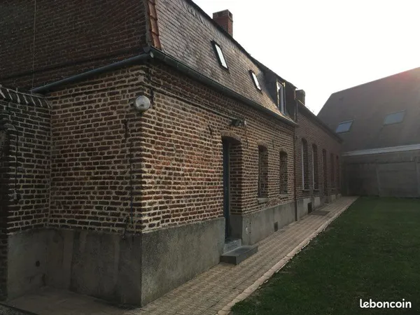 Loue maison 2 chambres avec jardin et garage dispo 01/01/2027