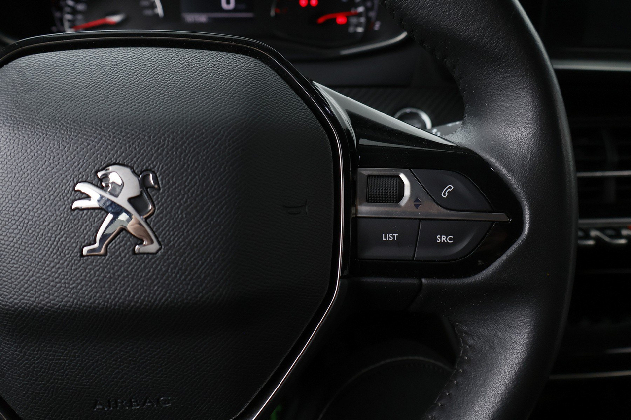 Peugeot 2008 — photo 18
