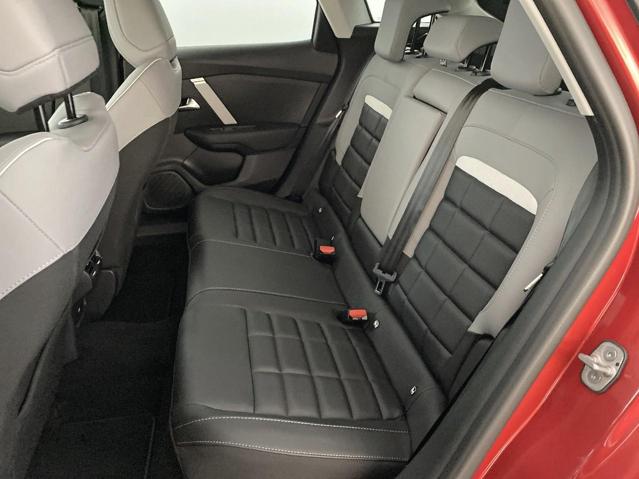 Citroën C4 hybride 136 e-dcs6 max — photo 10