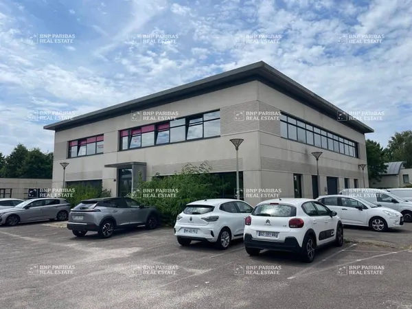 Bureaux 144 m²