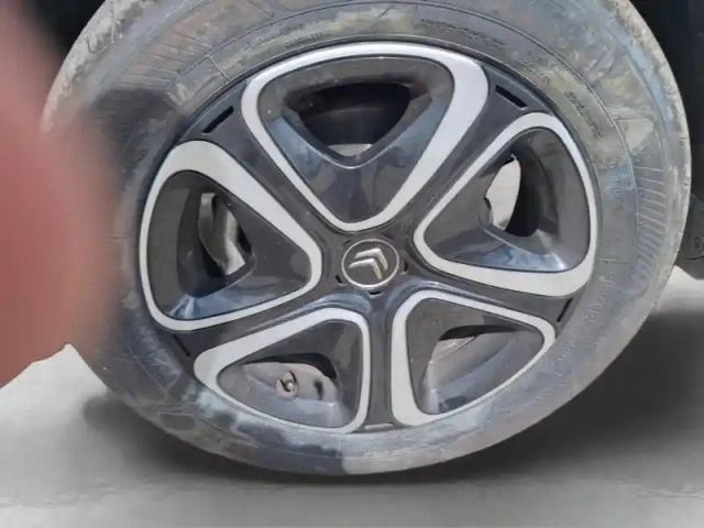Citroën C3 Aircross puretech 110ch s&amp;s shine — photo 11