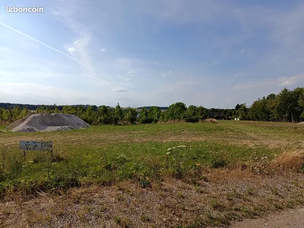 Beau terrain à bâtir de 1210 m2