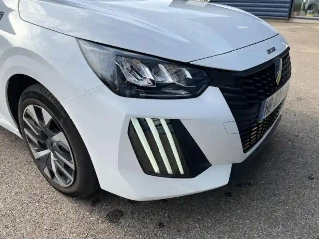 Peugeot 208 1.2 100ch s&amp;s style — photo 9