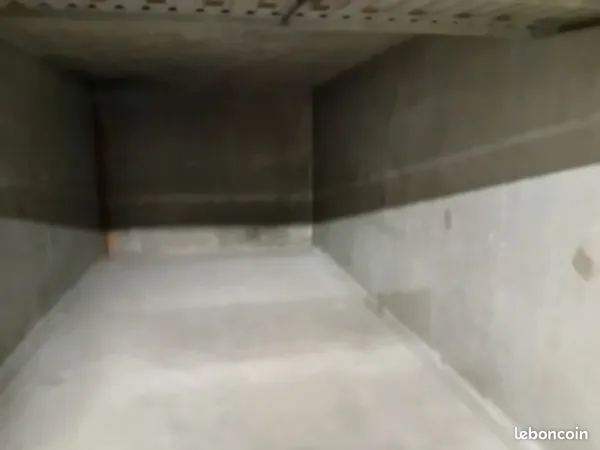 Garage 15m2 - 5mn de Lille- métro forde mons