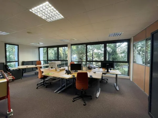 Bureaux 370 m²