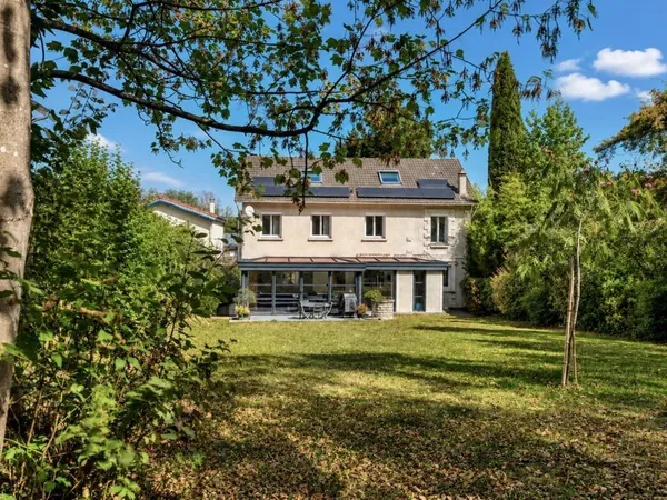Maison à vendre ORSAY (91), beaux volumes, 5 chambres, ouverture sur jardin, terrain 1000 m2
