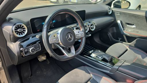 Mercedes Classe A 200 163 7G-DCT - AMG Line – 2018 – 65442 km – Essence – Boîte Automatique — photo 14