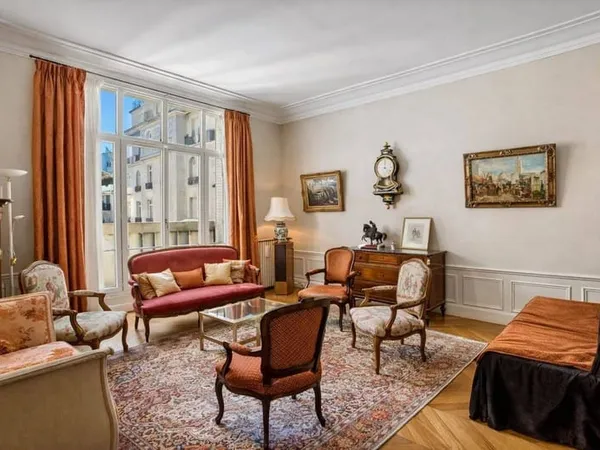 Appartement 6 pièces 157 m²