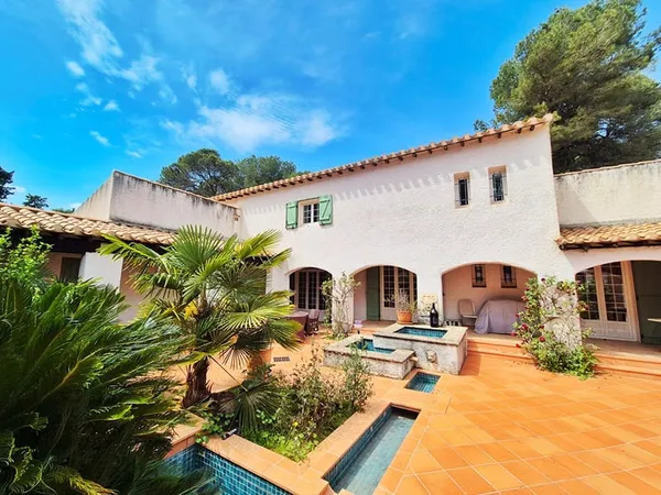 Villa d'exception de 5 chambres entre mer et campagne, avec piscine