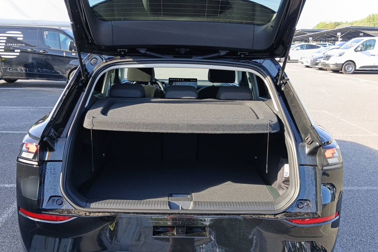 Volkswagen T-Roc — photo 15