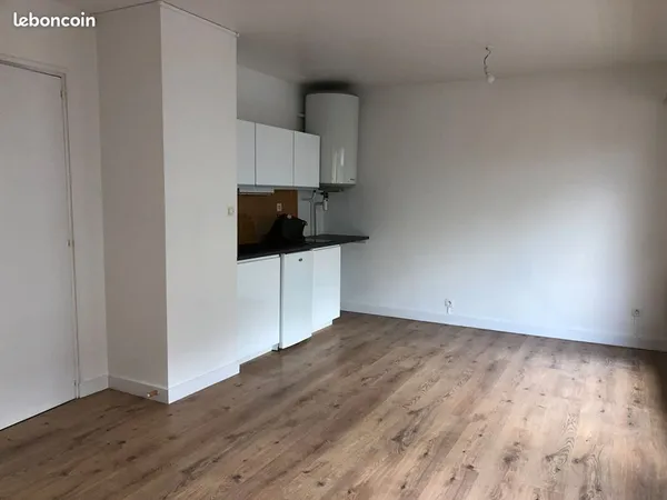 Studio 1 pièce 28 m²