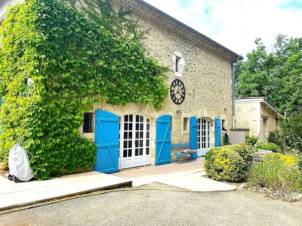 Maison en pierre 15 pièces 240 m²