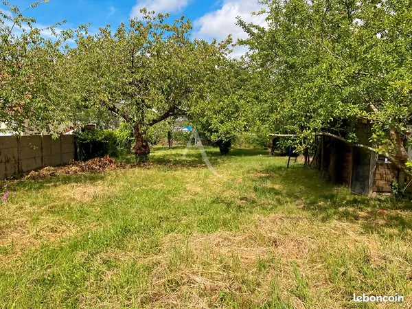 Terrain 780 m² OLLAINVILLE