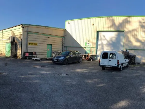 Local d'activité 1600 m²