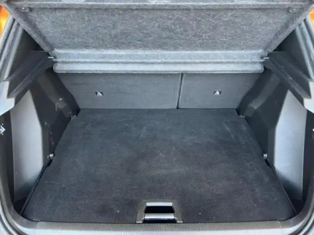 Peugeot 2008 1.2 puretech 130ch s&amp;s allure pack eat8 — photo 10