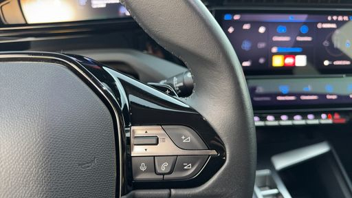 Peugeot 308 1.6 PureTech 180 Hybrid EAT8 - Allure Pack – 2022 – 42191 km – Hybride rechargeable – Boîte Automatique — photo 24