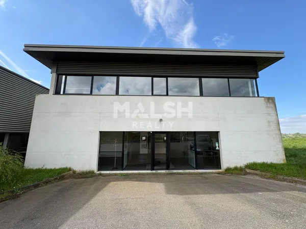 Local professionnel 753 m²