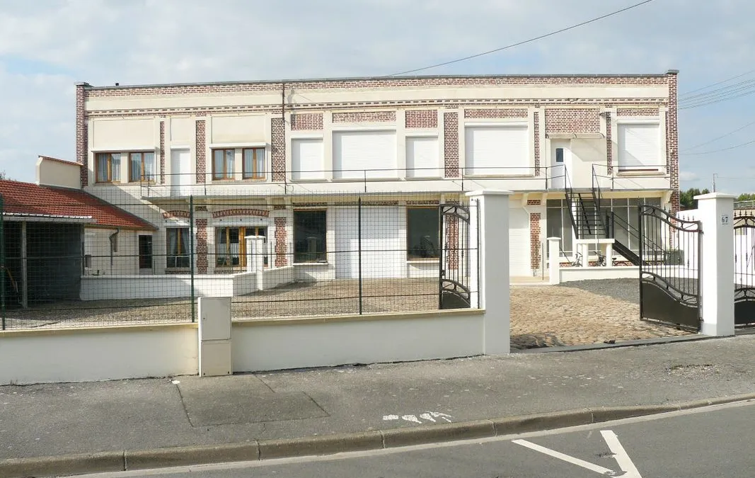 Photo 1