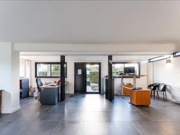 Loue maison d'architecte mixte