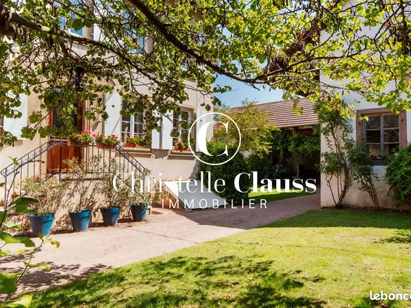 Propriété 9 pièces 222 m²
