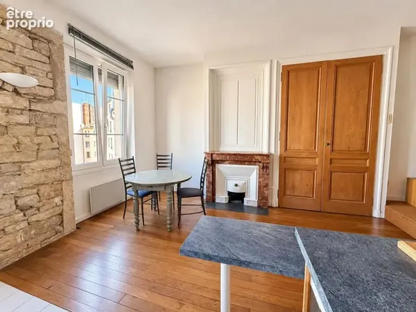 Lyon 3ème Garibaldi T4 97m² Quatrième étage avec ascenseur, caves, grenier et garage
