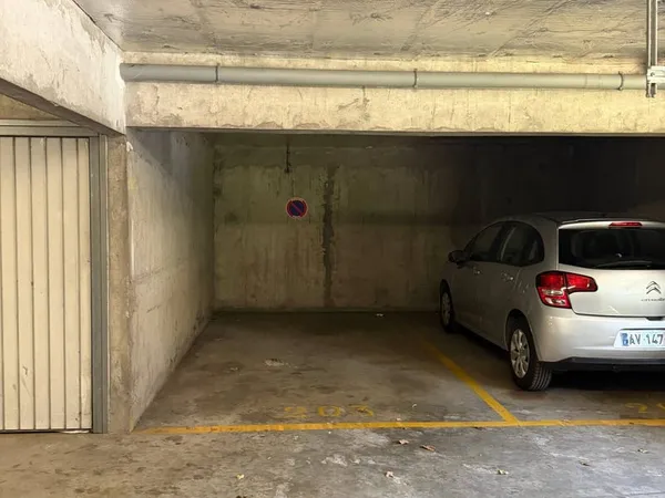Parking 13 m²