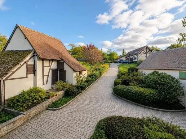 Maison 7 pièces 360 m²