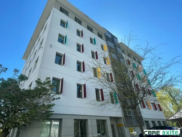 Local professionnel 194 m²