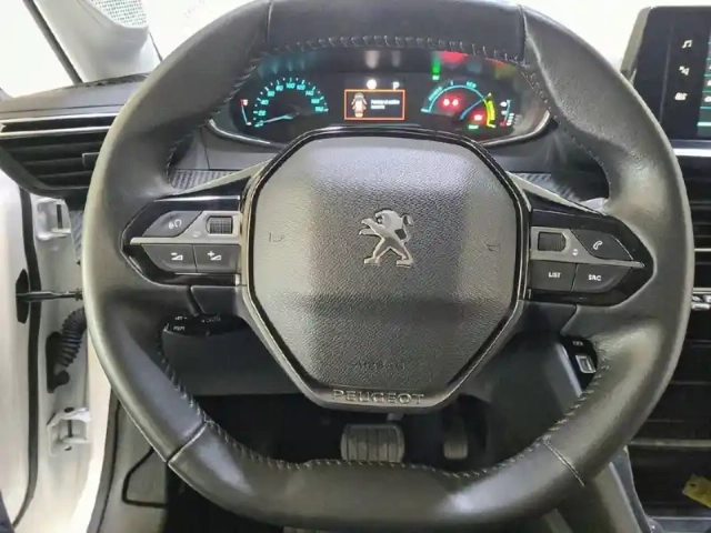 Peugeot 208 electrique 50 kwh 136 — photo 41