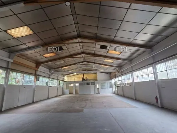 Local d'activité 400 m²