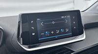 Peugeot 208 1.2 PureTech 100ch S&S Style 118g — photo 13