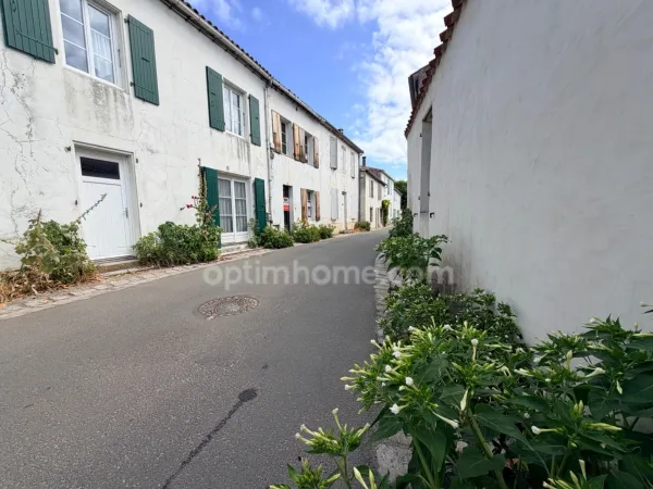 EXCLUSIVITÉ - MAISON DE VILLAGE AUTHENTIQUE EN PIERRES - (MARCHÉ & PLAGES)