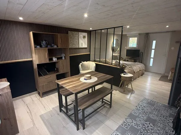 Studio meublé avec terrasse