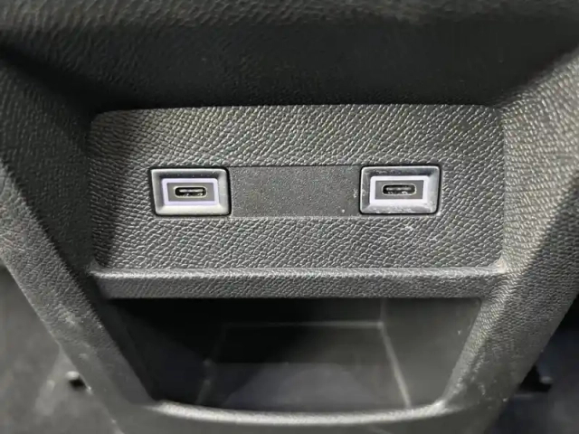 Peugeot 308 phev 180 e-eat8 — photo 38