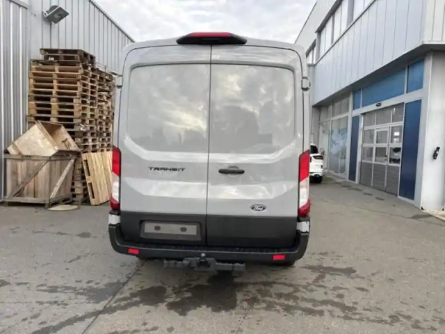 Ford Transit 2t fg t350 l2h2 2.0 ecoblue 130ch bva8 limited — photo 6