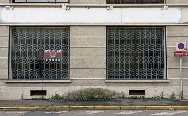 Local commercial 158 m²