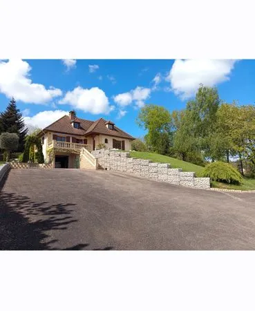 Villa sur les hauteurs du creusot montcenis en bourgogne