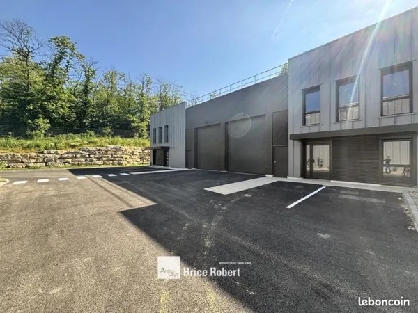 Local d'activité 259 m²
