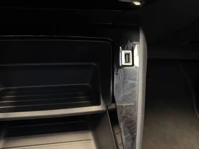 Peugeot 208 puretech 100 s&amp;s bvm6 — photo 28