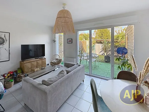 Maison avec jardin