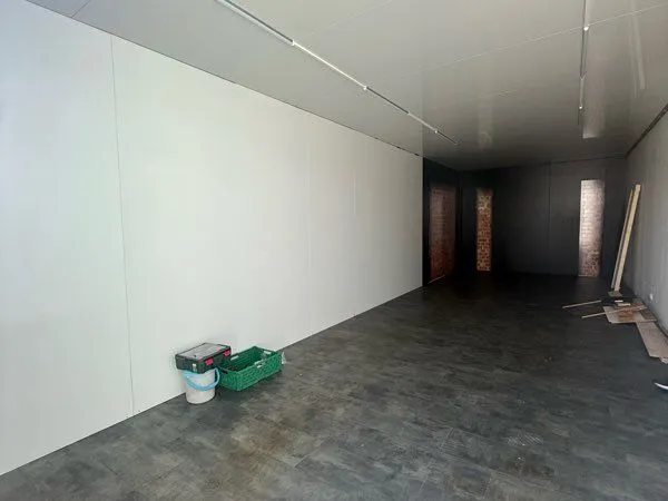 À LOUER - BOX / LOCAL DE STOCKAGE / GARAGE - 44 m²